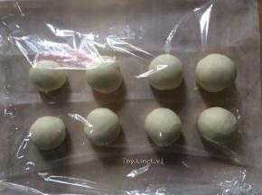 表面盖上湿布或保鲜膜让其约松弛20分钟
