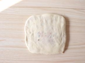 左边折叠，按扁成偏薄状