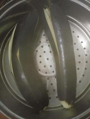 放入蒸笼开始蒸