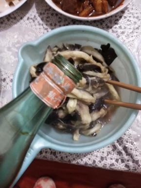 加入生抽香醋拌匀