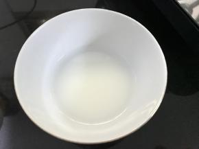 生粉加适量水调成水淀粉。