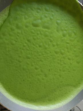 鼓起很多小气泡就熟了。