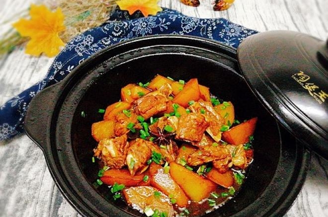 土豆烧排骨
