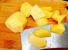 土豆采用滚刀切法