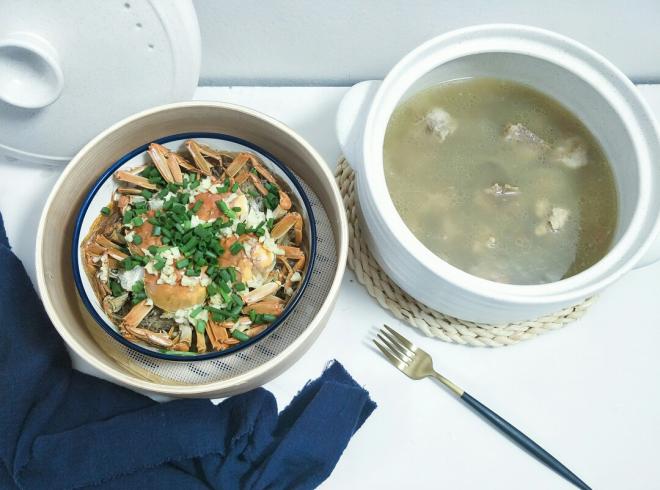 上排炖鲍鱼&蒜蓉粉丝蒸蟹