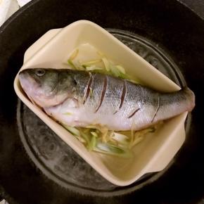 开水入锅蒸8分钟左右，关火虚蒸3分钟