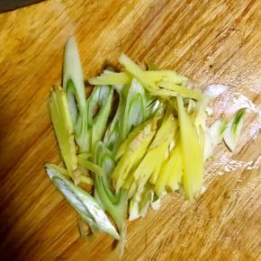 葱姜蒜切丝