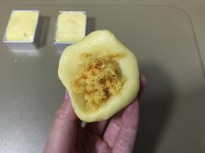 包入3g肉松，手法和包汤圆一样