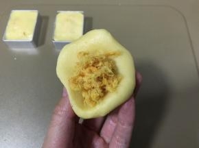 包入3g肉松，手法和包汤圆一样