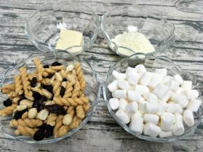 准备好食材，放到操作锅子附近。