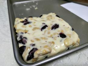 之后找到一角，整形，使劲压平。边缘也要压实。