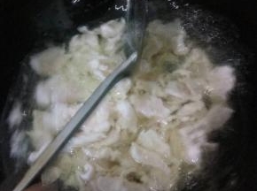 再倒入鱼片翻炒