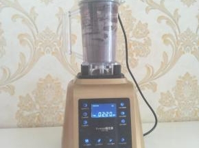 黑米洗净，沥干水分