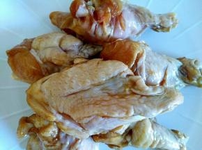 腌制好的翅根挑出备用