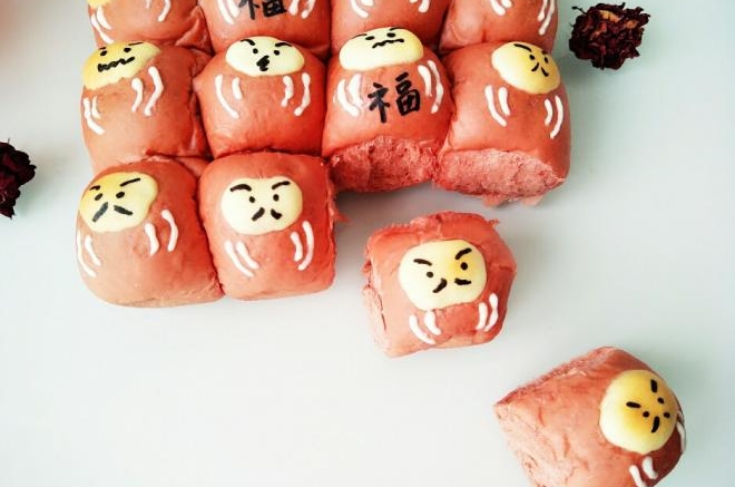 达摩法师挤挤小面包