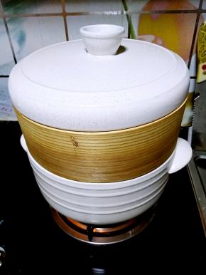 大火蒸10分钟。顺便看一下这款蒸锅的高颜值，嘻嘻！