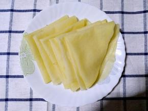 从上到下一张张的揭开，装盘。