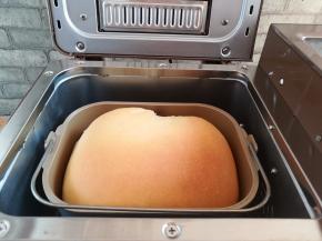 面包烤熟后取出放凉