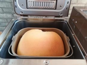 面包烤熟后取出放凉