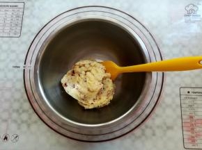 加入蔓越莓（也可以在加面粉之前加蔓越莓）混合均匀