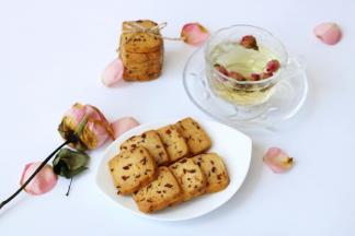 蔓越莓香酥，配上一杯花茶解腻