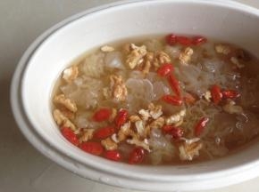 倒入水
