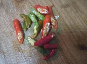 辣椒切段