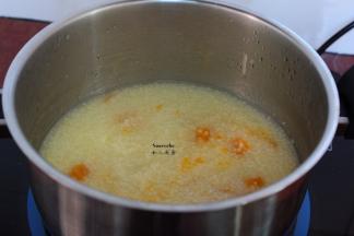 小火慢熬50分钟，熟至稠；