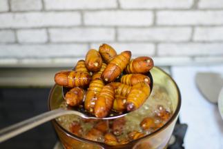 捞出。晾凉备用