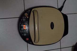 盖上电饼铛，自主烙烤，速脆档，90秒就可以了；