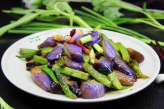 开胃下饭菜出锅