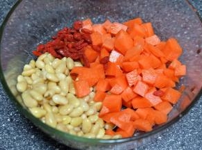 把所有的食材准备完毕