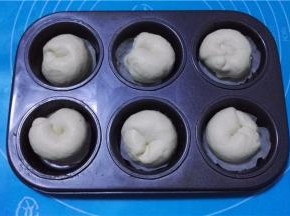 放入模具中，进行最后发酵