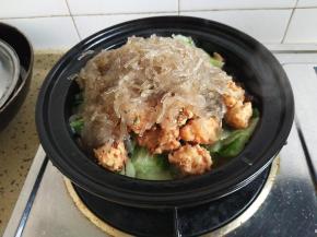 加入泡好的粉丝