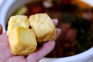 加入油豆腐和手撕的大白菜