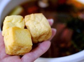 加入油豆腐和手撕的大白菜