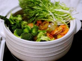 再放入苦苣煮沸、即可关火