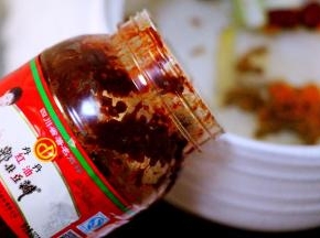 再加入郫县豆瓣酱