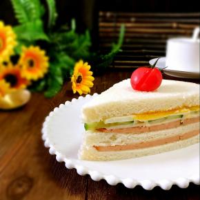 再配上一杯牛奶，不错的早餐...