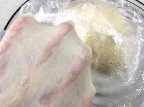 程序结束后，取出面团状态，可拉出厚而富有弹性的膜即可