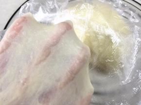 程序结束后，取出面团状态，可拉出厚而富有弹性的膜即可