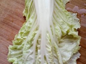 白菜叶洗净