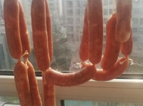 扎好后放入阴凉通风处凉至表皮晾干。