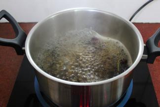 再熬煮3分钟，盖上盖子焖3分钟即可。