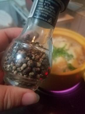 再来一点点的现磨胡椒粉。