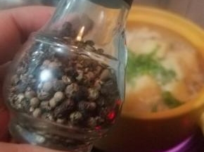 再来一点点的现磨胡椒粉。