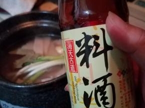 加料酒，生抽，香叶。