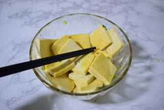 拌匀，腌制15分钟