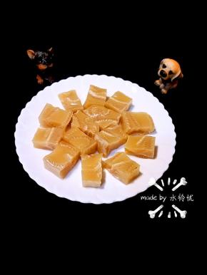 凝固后切块，就可以吃了。