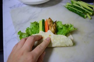 i着井的底部往上卷一下